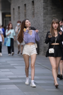 【精选街拍】Vol.2580 白色包臀短裤 [154P-3.21GB]