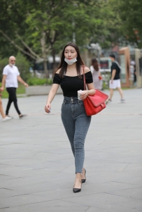 【精选街拍】Vol.2993 牛仔裤搭配好身材 [117P+1V-1.91GB]