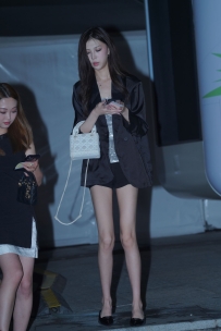 【精选街拍】Vol.3637 一始街拍作品 - 大气西装外套 [47P-689MB]