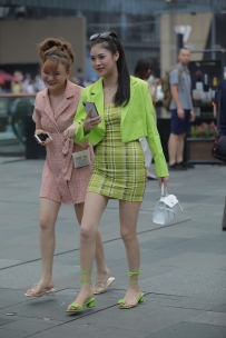 【精选街拍】Vol.2618 荧光绿西装外套 [47P-412MB]