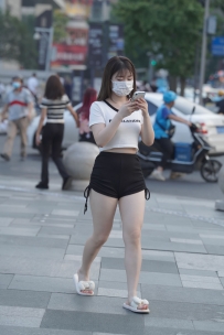 【精选街拍】Vol.2492 黑色热裤 [68P-704MB]