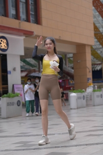 【精选街拍】Vol.1856 漂亮的黄衣吊带超紧裤美女 [645P-1.47GB]