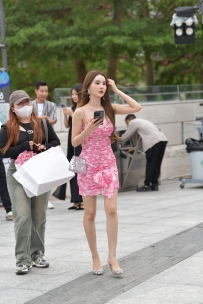 【精选街拍】Vol.2013 大气甜美碎花裙 [90P-1.99GB]