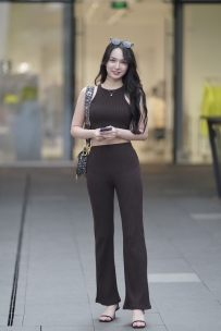 【精选街拍】Vol.2403 咖色精致生活 [79P+1V-1.06GB]