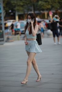 【精选街拍】Vol.2520 蓝色短裙美腿美背 [65P-683MB]