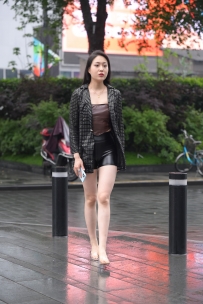 【精选街拍】Vol.1731 不吃鸡蛋街拍作品 - 有你的城市，下雨也美丽 [1470P+1V-16.5GB]