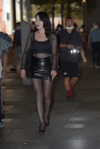 【精选街拍】Vol.2004 闪亮皮裙 [83P-1.24GB]