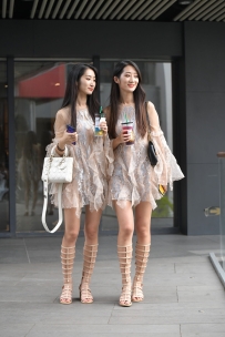 【精选街拍】Vol.2943 纱裙姐妹花 [627P-15.1GB]