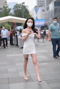 【精选街拍】Vol.2797 白色修身裙 [116P+1V-3.25GB]